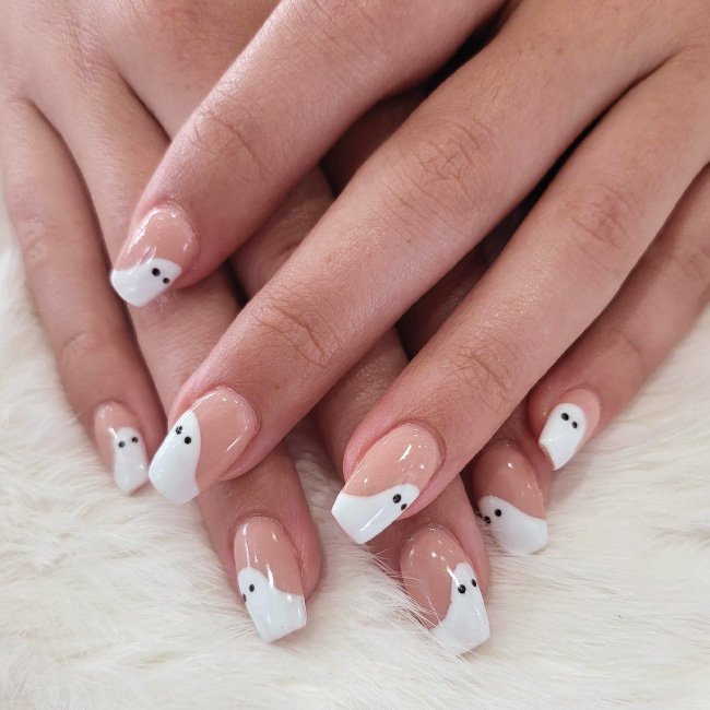 Upscale-nails-bar-man-cave-in-arlington-tx-76005-gallery-7